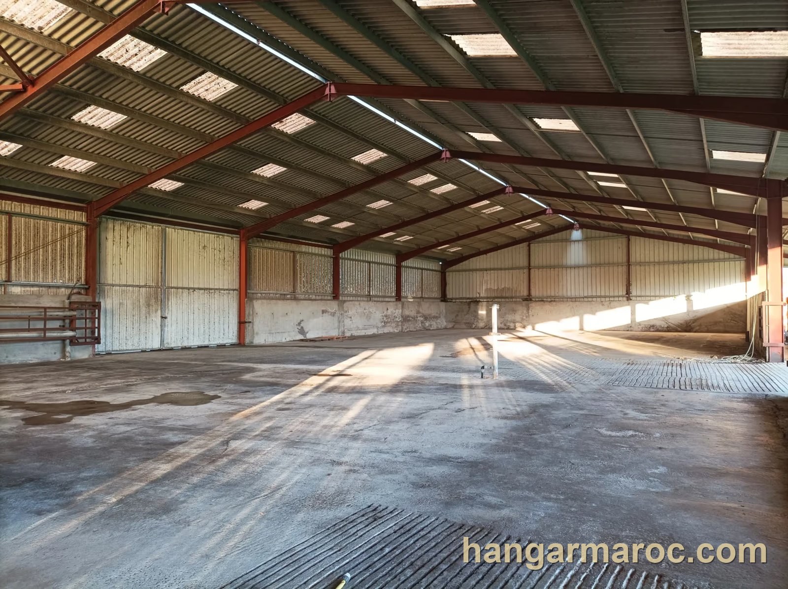 Hangar 2500 m² titré – Bir Rami Industriel — Bir Rami (Kénitra)